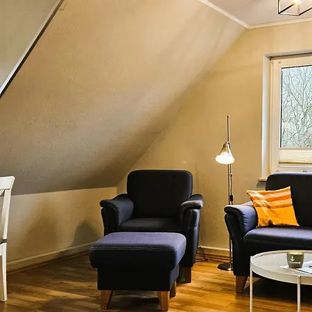 Haus Heimat 2 *